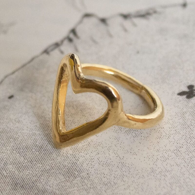 Empty but Full Heart ring, handmade 24k gold plated brass jewelry, symbolic open heart design, artisan boho chic handmade ring by Sunny Designs Χειροποίητο δαχτυλίδι Empty but Full Heart από επιχρυσωμένο ορείχαλκο, μοναδικό artisan κόσμημα με ρομαντικό και συμβολικό χαρακτήρα, Sunny Designs