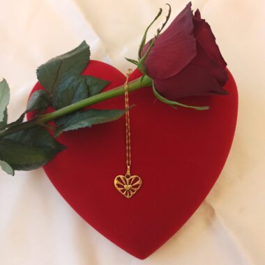 Light of Love necklace, handmade artisan pendant in 24k gold plated brass on durable stainless steel chain, symbolic romantic jewelry, boho love-inspired necklace, unique handmade small business accessory by Sunny Designs Κολιέ Light of Love, χειροποίητο μενταγιόν από ορείχαλκο επιχρυσωμένο 24 καράτια σε ατσάλινη αλυσίδα, συμβολικό κόσμημα αγάπης, boho χειροποίητο αξεσουάρ, μοναδικό κόσμημα μικρής επιχείρησης Sunny Designs
