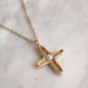 Κολιέ Maria’s Cross με μαργαριτάρι, χειροποίητο μενταγιόν σταυρού από ορείχαλκο επιχρυσωμένο 24 καράτια σε ατσάλινη αλυσίδα, πνευματικό κόσμημα, boho χειροποίητο αξεσουάρ, μοναδικό κόσμημα μικρής επιχείρησης Sunny Designs Handcrafted cross pendant necklace with pearl, gold plated brass and stainless steel chain, affordable bohemian artisan jewelry, meaningful faith-inspired accessory by Sunny Designs