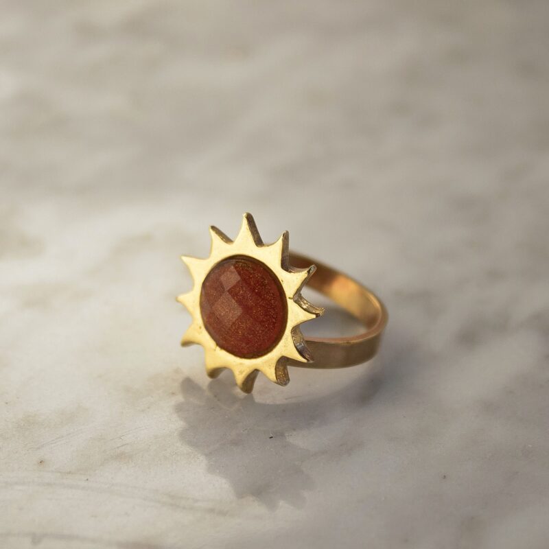 sun ring with light blue resin stone, brass, brass ring, δαχτυλιδι με πέρλα, ορειχαλκος, handmade ring , handmade jewellery, χειροποίητα κοσμήματα δαχτυλίδι ήλιος, γαλάζια πέτρα, δαχτυλιδι με γαλάζια πέτρα σε σχήμα ήλιου, daxtulidi ilios me portokali petra ritinis, Ρυθμιζομενο δαχτυλιδι με ηλιο και πορτοκαλι πετρα
