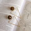 Large Triangle earrings with brown stone, handmade brass statement earrings, geometric artisan jewelry, affordable wearable art, bold triangle design, unique handmade accessories by Sunny Designs small business.Σκουλαρίκια Large Triangle με καφέ πέτρα, χειροποίητα σκουλαρίκια statement από ορείχαλκο, γεωμετρικά κοσμήματα τέχνης, προσιτά κοσμήματα-έργα τέχνης, τολμηρός σχεδιασμός τρίγωνο, μοναδικά χειροποίητα αξεσουάρ από τη μικρή επιχείρηση Sunny Designs.