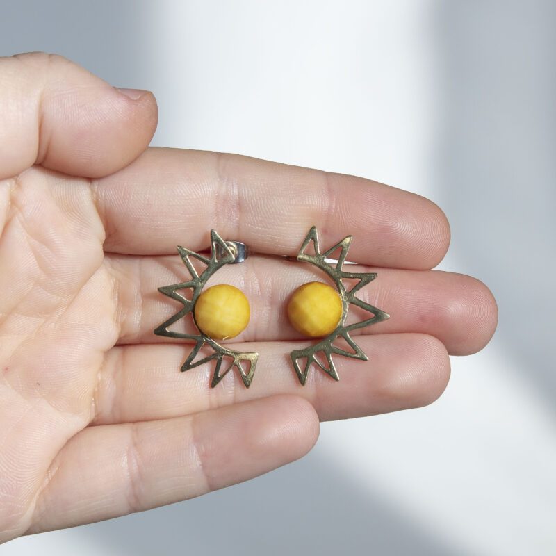 sun earrings yellow, handmade earrings Sunny Designs, boho sun jewelry, lightweight yellow earrings, summer earrings, corona sun earrings, statement yellow earrings, artisan jewelry σκουλαρίκια ήλιος, κίτρινα σκουλαρίκια, Sunny Designs κοσμήματα, καλοκαιρινά σκουλαρίκια, χειροποίητα σκουλαρίκια, statement σκουλαρίκια, boho σκουλαρίκια, σκουλαρίκια με πέτρα