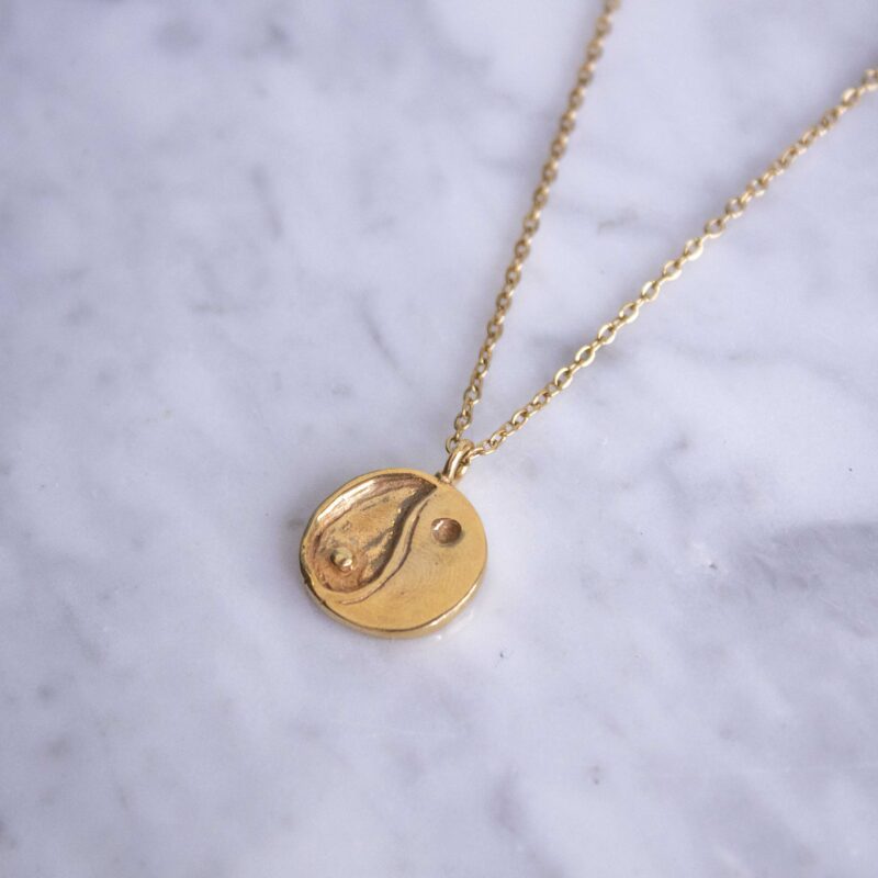 Yin Yang necklace, handmade pendant in 24k gold plated brass with black and white enamel design, symbolic spiritual jewelry representing balance and harmony, boho chic necklace on stainless steel chain by Sunny DesignsΧειροποίητο κολιέ Yin Yang από επιχρυσωμένο ορείχαλκο, μοναδικό bohemian artisan jewelry εμπνευσμένο από την ανατολική φιλοσοφία, πνευματικό χειροποίητο κόσμημα Sunny Designs