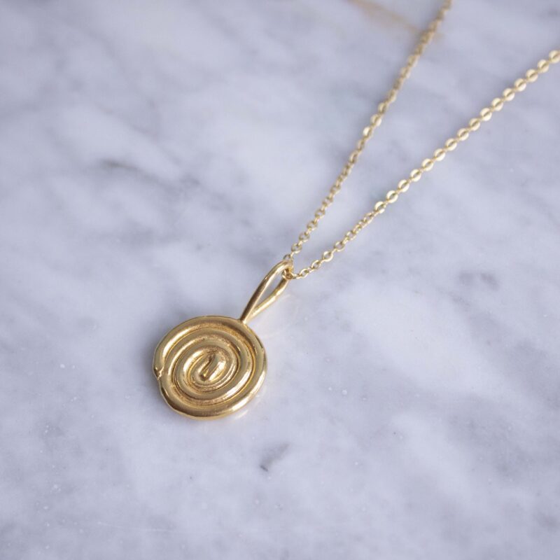 Spiral necklace, handmade artisan pendant in 24k gold plated brass on stainless steel chain, symbolic spiral jewelry representing growth and eternity, boho chic necklace, unique handmade small business accessory by Sunny Designs, Κολιέ Spiral, χειροποίητο μενταγιόν σπείρας από ορείχαλκο επιχρυσωμένο 24 καράτια σε ατσάλινη αλυσίδα, συμβολικό κόσμημα που αντιπροσωπεύει την ανάπτυξη και την αιωνιότητα, boho χειροποίητο κόσμημα Sunny Designs