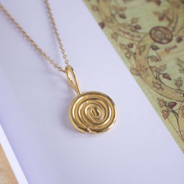 Spiral necklace, handmade artisan pendant in 24k gold plated brass on stainless steel chain, symbolic spiral jewelry representing growth and eternity, boho chic necklace, unique handmade small business accessory by Sunny Designs, Κολιέ Spiral, χειροποίητο μενταγιόν σπείρας από ορείχαλκο επιχρυσωμένο 24 καράτια σε ατσάλινη αλυσίδα, συμβολικό κόσμημα που αντιπροσωπεύει την ανάπτυξη και την αιωνιότητα, boho χειροποίητο κόσμημα Sunny Designs