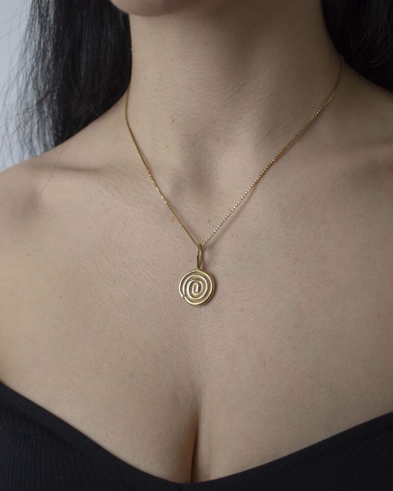 Spiral necklace, handmade artisan pendant in 24k gold plated brass on stainless steel chain, symbolic spiral jewelry representing growth and eternity, boho chic necklace, unique handmade small business accessory by Sunny Designs, Κολιέ Spiral, χειροποίητο μενταγιόν σπείρας από ορείχαλκο επιχρυσωμένο 24 καράτια σε ατσάλινη αλυσίδα, συμβολικό κόσμημα που αντιπροσωπεύει την ανάπτυξη και την αιωνιότητα, boho χειροποίητο κόσμημα Sunny Designs