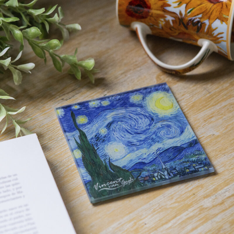Glass coaster - V. van Gogh, The Starry Night (CARMANI), σουβερ για ποτηρια γυάλινα, δωρα μοσχατο, δωρα τεχνης, δωρα για καλλιτέχνες, εθδη δωρων αθηνα, συσκευασια δωρου