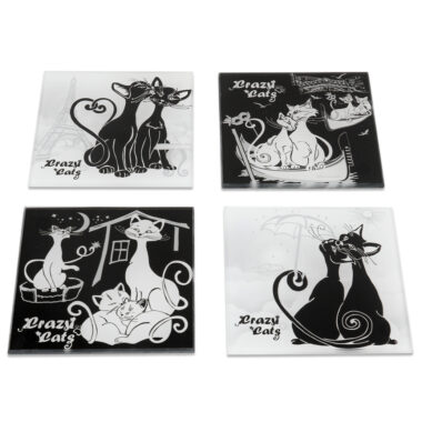 "Elevate your table setting with the 'Set of 4 Glass Coasters - Crazy Cats, Mix (CARMANI).' These stylish square-shaped mug coasters feature a playful painting theme with crazy cats in a delightful mix. Crafted from easy-to-clean glass with stable silicon underneath, they boast a unique design and meticulous workmanship. Sized at 10.5x10.5cm, these coasters accentuate the design of every interior." "Αναβαθμίστε τη διακόσμηση του τραπεζιού σας με το 'Σετ 4 Γυάλινα Ποτήρια - Crazy Cats, Mix (CARMANI).' Αυτά τα στυλάτα τετράγωνα υποκοριστήρια για φλυτζάνια παρουσιάζουν ένα παιχνιδιάρικο θέμα ζωγραφικής με τρελές γάτες σε έναν χαρούμενο συνδυασμό. Κατασκευασμένα από εύκολα καθαριζόμενο γυαλί με σταθερή σιλικόνη κάτω από το γυαλί, αναδεικνύουν ένα μοναδικό design και προσεγμένη εργασία. Με διαστάσεις 10,5x10,5εκ., αυτά τα υποκοριστήρια αναδεικνύουν τον σχεδιασμό κάθε εσωτερικού χώρου."