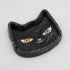 A handmade ceramic black cat ashtray, featuring a black and white cat design with intricate detailing, perfect for holding ash and cigarettes. Ένα χειροποίητο κεραμικό τασάκι γάτας με σχέδιο μαύρης γάτας με λεπτομερείς λεπτομέρειες, ιδανικό για την αποθήκευση στάχτης και τσιγάρων.