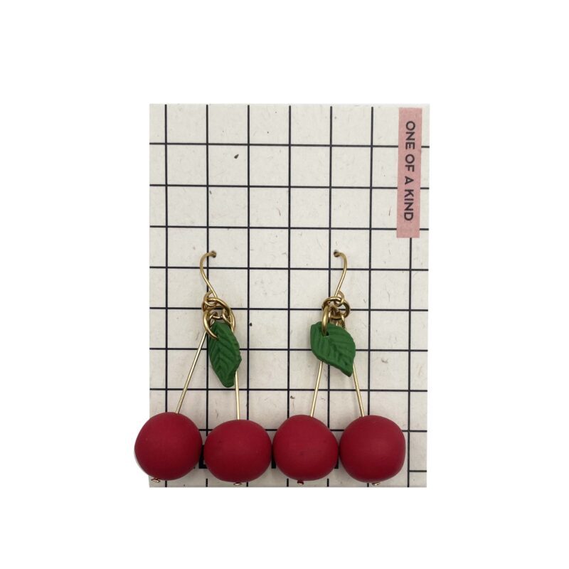 Handmade polymer clay earrings – unique, highly detailed, and beautifully crafted accessories for every occasion. Each pair is one-of-a-kind, featuring intricate designs and vibrant colors. Perfect for lovers of artisan jewelry and statement pieces. Χειροποίητα σκουλαρίκια από πολυμερικό πηλό – μοναδικά, λεπτομερή και εξαιρετικά όμορφα κοσμήματα για κάθε περίσταση. Κάθε ζευγάρι είναι μοναδικό, με περίτεχνα σχέδια και ζωντανά χρώματα. Ιδανικά για λάτρεις των χειροποίητων κοσμημάτων και εντυπωσιακών αξεσουάρ.