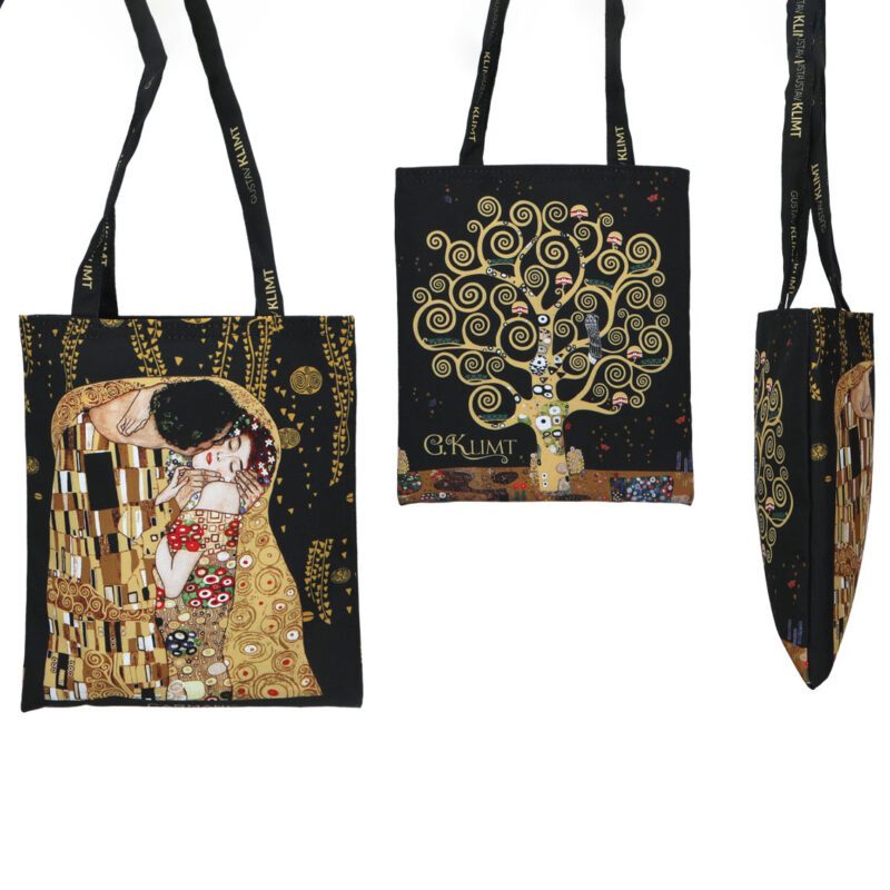 "Book bag featuring Gustav Klimt's The Kiss and The Tree of Life artwork with a cream background, measuring 22x25.5cm by Carmani. Gustav Klimt, The Kiss, The Tree of Life, book bag, 22x25.5cm, art-inspired bag, Klimt gift, stylish book bag, unique design, functional art, gift for art lovers. "Τσάντα βιβλίου με έργα του Γκουστάβ Κλιμτ, Το Φιλί και Το Δέντρο της Ζωής, με κρεμ φόντο, διαστάσεων 22x25.5cm από την Carmani. Γκουστάβ Κλιμτ, Το Φιλί, Το Δέντρο της Ζωής, τσάντα βιβλίου, 22x25.5cm, τσάντα εμπνευσμένη από τέχνη, δώρο Κλιμτ, στυλάτη τσάντα βιβλίου, μοναδικός σχεδιασμός, λειτουργική τέχνη, δώρο για λάτρεις της τέχνης.