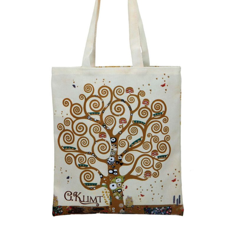 "Book bag featuring Gustav Klimt's The Kiss and The Tree of Life artwork with a cream background, measuring 22x25.5cm by Carmani. Gustav Klimt, The Kiss, The Tree of Life, book bag, 22x25.5cm, art-inspired bag, Klimt gift, stylish book bag, unique design, functional art, gift for art lovers. "Τσάντα βιβλίου με έργα του Γκουστάβ Κλιμτ, Το Φιλί και Το Δέντρο της Ζωής, με κρεμ φόντο, διαστάσεων 22x25.5cm από την Carmani. Γκουστάβ Κλιμτ, Το Φιλί, Το Δέντρο της Ζωής, τσάντα βιβλίου, 22x25.5cm, τσάντα εμπνευσμένη από τέχνη, δώρο Κλιμτ, στυλάτη τσάντα βιβλίου, μοναδικός σχεδιασμός, λειτουργική τέχνη, δώρο για λάτρεις της τέχνης.