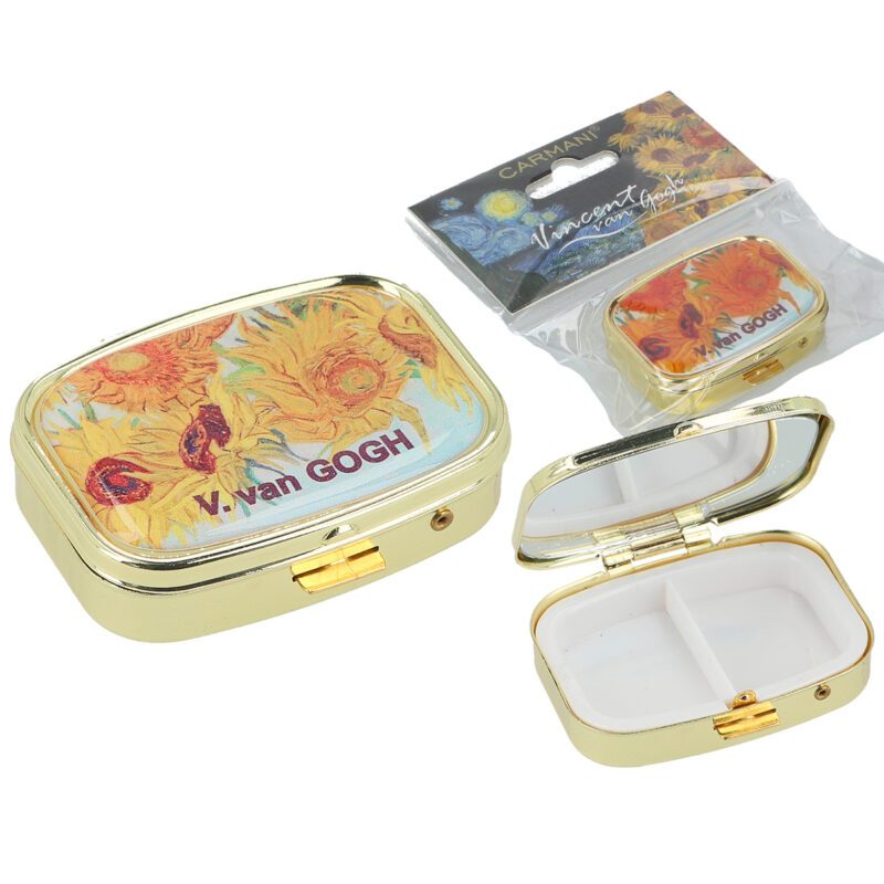 Rectangular pill box with mirror - V. van Gogh, Sunflowers (CARMANI) "Rectangular pill box with mirror featuring Vincent van Gogh's Sunflowers artwork by Carmani. Vincent van Gogh, Sunflowers, pill box, art-inspired accessory, van Gogh gift, stylish design, compact mirror, functional art, gift for art lovers. Ορθογώνιο κουτί χαπιών με καθρέφτη που διαθέτει το έργο του Βίνσεντ βαν Γκογκ, Ηλιάνθοι, από την Carmani. Βίνσεντ βαν Γκογκ, Ηλιάνθοι, κουτί χαπιών, αξεσουάρ εμπνευσμένο από τέχνη, δώρο βαν Γκογκ, στυλάτος σχεδιασμός, συμπαγής καθρέφτης, λειτουργική τέχνη, δώρο για λάτρεις της τέχνης.