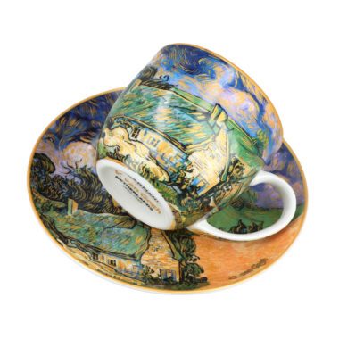 "Set of 2 cups and saucers featuring Vincent van Gogh's Thatched Cottages artwork, 0.25L by Carmani. Vincent van Gogh, Thatched Cottages, set of cups and saucers, 0.25L, Carmani, ceramic cup set, art-inspired tableware, van Gogh gift set, tea cups, coffee cups, home decor, countryside cottages, rustic set, gift for art lovers. Σετ 2 φλιτζανιών και πιάτων με έργο του Βίνσεντ βαν Γκογκ, Αχυρένια σπίτια, 0.25L από την Carmani. Βίνσεντ βαν Γκογκ, Αχυρένια σπίτια, σετ φλιτζάνια και πιατάκια, 0.25L, Carmani, κεραμικό σετ φλιτζανιών, επιτραπέζια σκεύη εμπνευσμένα από τέχνη, σετ δώρου βαν Γκογκ, φλιτζάνια τσαγιού, φλιτζάνια καφέ, διακόσμηση σπιτιού, εξοχικά σπίτια, ρουστίκ σετ, δώρο για λάτρεις της τέχνης.