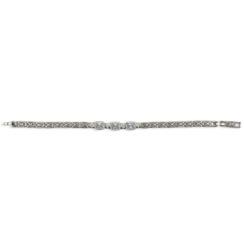 Silver 925 bracelet with diamond-like zircon stones and adjustable size extension, offering a timeless and elegant look. silver bracelet, diamond zircon bracelet, adjustable bracelet, silver 925 jewelry, non-color zircon stones, women’s bracelet, jewelry gift, elegant bracelet, luxury bracelet, sterling silver bracelet Βραχιόλι από ασήμι 925 με ζιργκόν που μοιάζουν με διαμάντια και ρυθμιζόμενο μέγεθος, προσφέροντας διαχρονική και κομψή εμφάνιση. ασημένιο βραχιόλι, βραχιόλι με ζιργκόν διαμάντια, ρυθμιζόμενο βραχιόλι, κόσμημα ασήμι 925, ζιργκόν χωρίς χρώμα, γυναικείο βραχιόλι, δώρο κόσμημα, κομψό βραχιόλι, πολυτελές βραχιόλι, βραχιόλι ασήμι