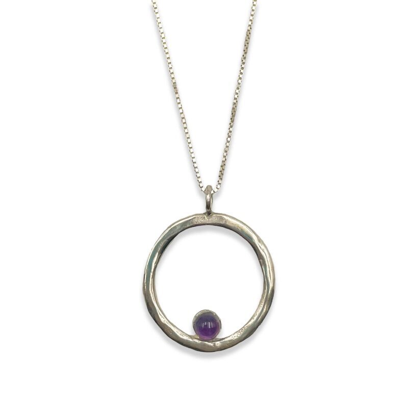 Handmade Silver 925 round karma necklace featuring a stunning amethyst stone in the center, with a 45cm chain length, a unique and elegant piece perfect for women and a lovely gift from Sunny Designs. karma necklace, amethyst necklace, handmade jewelry, silver 925 necklace, women’s jewelry, 45cm necklace, unique gift, luxury necklace, artisan jewelry, stylish women’s necklace, gemstone necklace Χειροποίητο στρογγυλό κολιέ karma από ασήμι 925 με εντυπωσιακή πέτρα αμέθυστου στο κέντρο και μήκος αλυσίδας 45cm, ένα μοναδικό και κομψό κόσμημα ιδανικό για γυναίκες και όμορφο δώρο από τη Sunny Designs. κολιέ karma, κολιέ αμέθυστου, χειροποίητο κόσμημα, κολιέ ασήμι 925, γυναικείο κόσμημα, κολιέ 45cm, μοναδικό δώρο, πολυτελές κολιέ, κοσμήματα τέχνης, στυλάτο γυναικείο κολιέ, κολιέ με πολύτιμες πέτρες