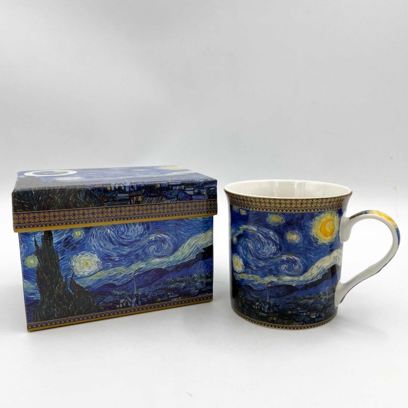 Mug – Van Gogh, Starry Night (Εναστρη Νύχτα) A beautifully crafted mug featuring Vincent van Gogh’s iconic "Starry Night" (Εναστρη Νύχτα). This mug brings to life the swirling night skies and vibrant stars of one of the most famous paintings in art history. Perfect for art lovers, this mug adds a touch of creativity and elegance to your daily routine. Van Gogh mug, Starry Night mug, Εναστρη Νύχτα mug, artistic mug, coffee mug, Van Gogh art, unique gift for art lovers, coffee mug for art enthusiasts, celestial art mug, high-quality ceramic mug, Christmas gifts. Κούπα – Βαν Γκογκ, Εναστρη Νύχτα Μια όμορφα κατασκευασμένη κούπα με το εμβληματικό έργο του Βαν Γκογκ "Εναστρη Νύχτα". Αυτή η κούπα ζωντανεύει τους κυματιστούς νυχτερινούς ουρανούς και τα ζωντανά αστέρια από έναν από τους πιο διάσημους πίνακες στην ιστορία της τέχνης. Ιδανική για λάτρεις της τέχνης, αυτή η κούπα προσφέρει μια πινελιά δημιουργικότητας και κομψότητας στην καθημερινότητά σας. Κούπα Βαν Γκογκ, κούπα Εναστρη Νύχτα, καλλιτεχνική κούπα, κούπα καφέ, τέχνη Βαν Γκογκ, μοναδικό δώρο για λάτρεις της τέχνης, κούπα καφέ για λάτρεις της τέχνης, αστρική καλλιτεχνική κούπα, υψηλής ποιότητας κεραμική κούπα, Χριστουγεννιάτικα δώρα