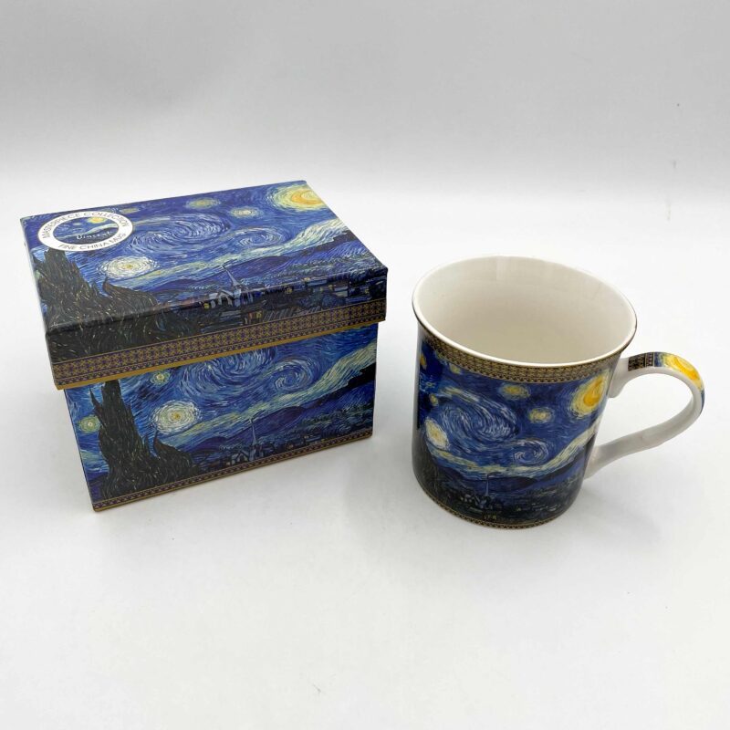 Mug – Van Gogh, Starry Night (Εναστρη Νύχτα) A beautifully crafted mug featuring Vincent van Gogh’s iconic "Starry Night" (Εναστρη Νύχτα). This mug brings to life the swirling night skies and vibrant stars of one of the most famous paintings in art history. Perfect for art lovers, this mug adds a touch of creativity and elegance to your daily routine. Van Gogh mug, Starry Night mug, Εναστρη Νύχτα mug, artistic mug, coffee mug, Van Gogh art, unique gift for art lovers, coffee mug for art enthusiasts, celestial art mug, high-quality ceramic mug, Christmas gifts. Κούπα – Βαν Γκογκ, Εναστρη Νύχτα Μια όμορφα κατασκευασμένη κούπα με το εμβληματικό έργο του Βαν Γκογκ "Εναστρη Νύχτα". Αυτή η κούπα ζωντανεύει τους κυματιστούς νυχτερινούς ουρανούς και τα ζωντανά αστέρια από έναν από τους πιο διάσημους πίνακες στην ιστορία της τέχνης. Ιδανική για λάτρεις της τέχνης, αυτή η κούπα προσφέρει μια πινελιά δημιουργικότητας και κομψότητας στην καθημερινότητά σας. Κούπα Βαν Γκογκ, κούπα Εναστρη Νύχτα, καλλιτεχνική κούπα, κούπα καφέ, τέχνη Βαν Γκογκ, μοναδικό δώρο για λάτρεις της τέχνης, κούπα καφέ για λάτρεις της τέχνης, αστρική καλλιτεχνική κούπα, υψηλής ποιότητας κεραμική κούπα, Χριστουγεννιάτικα δώρα