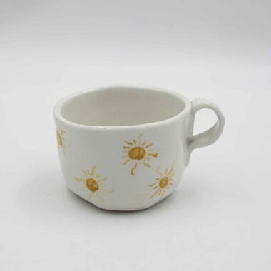 beautiful ceramic mug with the words my sun. perfect for hot coffee and tea. όμορφη χειροποίητη κεραμική κούπα που γράφει πάνω ήλιε μου. ένα πανέμορφο δώρο για τον ήλιο της ζωής σου. ιδανική για ζεστούς καφέδες και τσάι.