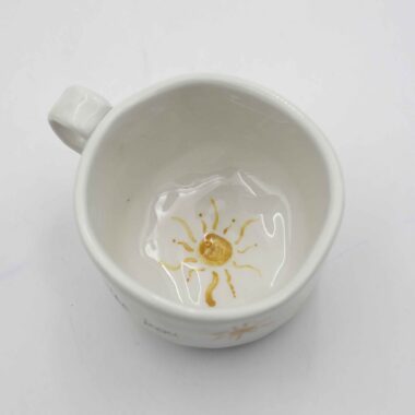 beautiful ceramic mug with the words my sun. perfect for hot coffee and tea. όμορφη χειροποίητη κεραμική κούπα που γράφει πάνω ήλιε μου. ένα πανέμορφο δώρο για τον ήλιο της ζωής σου. ιδανική για ζεστούς καφέδες και τσάι.