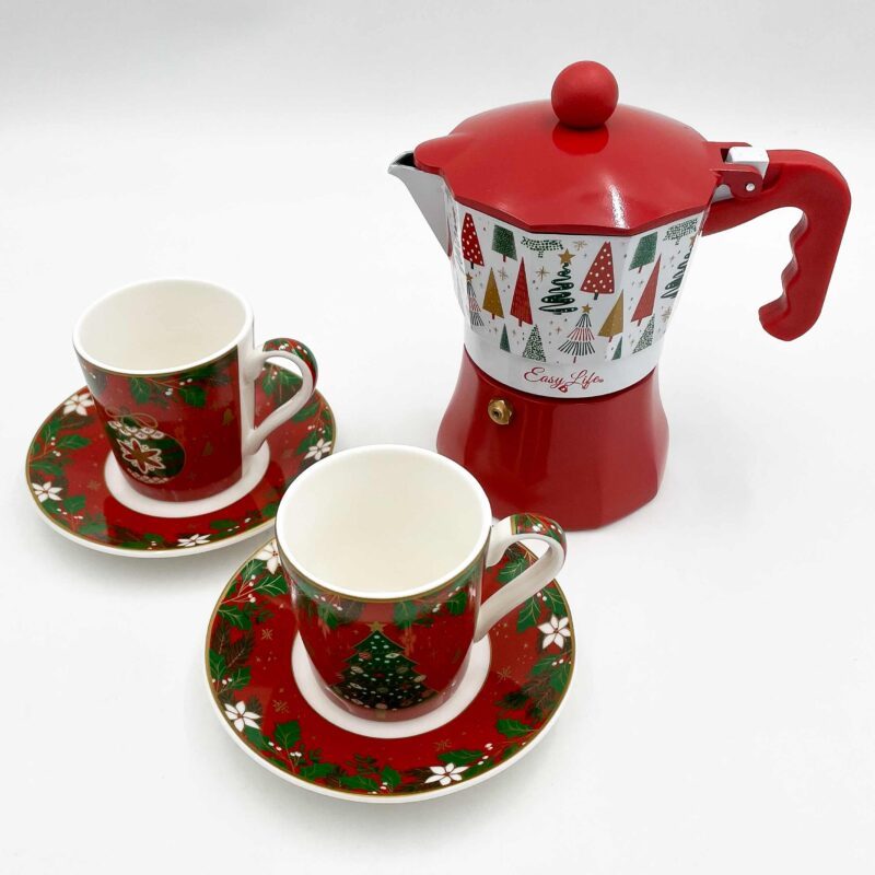 Jingle Bells Coffee Set – 2 Coffee Cups (100ml) & Coffee Pot A festive and charming coffee set from the Jingle Bells collection, featuring two 100ml coffee cups and a coffee pot. Made from high-quality porcelain, this set is perfect for adding a touch of holiday cheer to your morning coffee routine. Ideal for enjoying warm beverages with loved ones or as a delightful gift for Christmas. Keywords: Jingle Bells coffee set, coffee cups set, Christmas coffee set, festive coffee set, porcelain coffee set, holiday coffee accessories, Christmas coffee gifts, coffee pot and cups, holiday gift ideas, Christmas tableware. Σετ Καφέ Jingle Bells – 2 Φλιτζάνια Καφέ (100ml) & Καφετιέρα Ένα εορταστικό και χαρούμενο σετ καφέ από τη συλλογή Jingle Bells, με δύο φλιτζάνια καφέ 100ml και καφετιέρα. Κατασκευασμένο από πορσελάνη υψηλής ποιότητας, αυτό το σετ είναι ιδανικό για να προσθέσετε μια πινελιά γιορτής στην καθημερινή σας ρουτίνα καφέ. Ιδανικό για να απολαύσετε ζεστά ροφήματα με τα αγαπημένα σας πρόσωπα ή ως ένα χαρούμενο χριστουγεννιάτικο δώρο. Λέξεις-κλειδιά: Σετ καφέ Jingle Bells, σετ φλιτζανιών καφέ, χριστουγεννιάτικο σετ καφέ, εορταστικό σετ καφέ, πορσελάνινο σετ καφέ, χριστουγεννιάτικα αξεσουάρ καφέ, χριστουγεννιάτικα δώρα καφέ, καφετιέρα και φλιτζάνια, χριστουγεννιάτικα αξεσουάρ τραπεζιού.