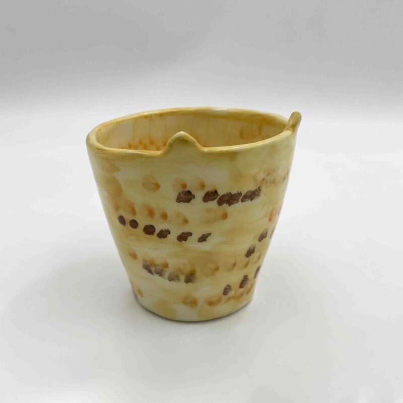 Handmade ceramic mugs inspired by cats, featuring designs of a Siamese cat, a tabby, a black cat, a yellow cat, and a special edition inspired by Vincent van Gogh's 'Starry Night.' Perfect for cat lovers and art enthusiasts! Χειροποίητες κεραμικές κούπες εμπνευσμένες από γάτες, με σχέδια Σιάμ, τιγρέ, μαύρης γάτας, κίτρινης γάτας και μια ειδική έκδοση εμπνευσμένη από το έργο 'Έναστρη Νύχτα' του Vincent van Gogh. Ιδανικές για λάτρεις των γατών και της τέχνης!