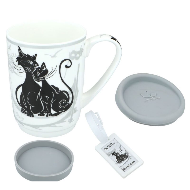 Mug featuring the Traveling Cats design, Prague edition by Carmani. This high-quality ceramic mug is perfect for cat lovers, showcasing charming cats in various poses. With an anti-slip base for added stability, it's both stylish and functional. Ideal as a gift or for everyday use. cat-themed mug, Traveling Cats mug, Prague design, Carmani mug, ceramic mug, anti-slip base mug, gift for cat lovers, artistic mug, unique mugs, everyday mug, cat lovers' accessories. Κούπα με το σχέδιο Traveling Cats, έκδοση Πράγα από την Carmani. Αυτή η υψηλής ποιότητας κεραμική κούπα είναι ιδανική για τους λάτρεις των γατών, διακοσμημένη με χαριτωμένα γατάκια σε διάφορες στάσεις. Με αντιολισθητική βάση για μεγαλύτερη σταθερότητα, συνδυάζει στυλ και λειτουργικότητα. Ιδανική για δώρο ή καθημερινή χρήση. κούπα με γάτες, κούπα Traveling Cats, σχέδιο Πράγα, κούπα Carmani, κεραμική κούπα, κούπα με αντιολισθητική βάση, δώρο για λάτρεις γατών, καλλιτεχνική κούπα, μοναδικές κούπες, καθημερινή κούπα, αξεσουάρ για λάτρεις γατών.