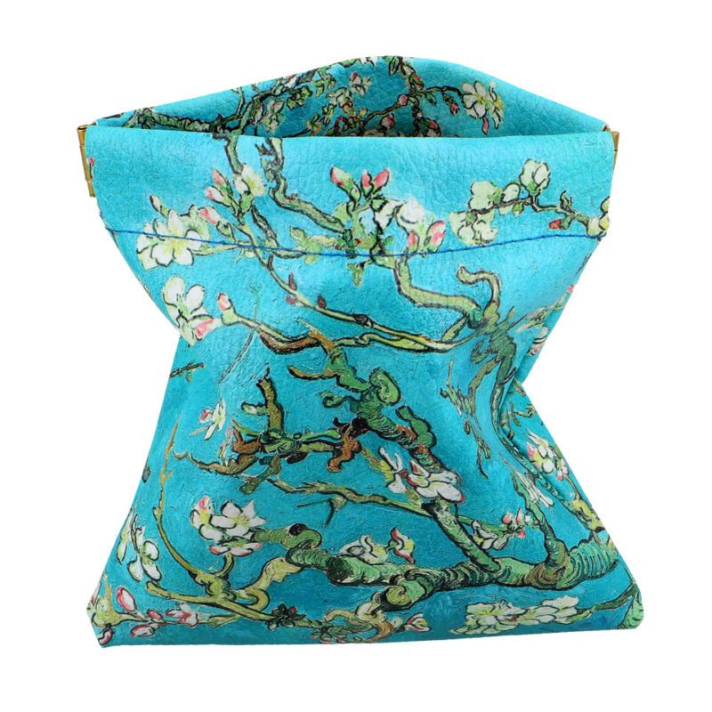 Elegant jewelry pouch/organizer featuring V. van Gogh's "Almond Blossom" design by Carmani. Compact and practical, measuring 12x12.5 cm, it's ideal for storing jewelry and small items in your bag. A perfect accessory for travel or daily use and a thoughtful gift for art enthusiasts. jewelry pouch, Almond Blossom organizer, van Gogh pouch, Carmani bag, small storage bag, travel accessory, compact jewelry bag, art-inspired organizer, stylish pouch, decorative organizer, gift for art lovers, elegant storage solution.Κομψό πουγκί/οργανωτής κοσμημάτων με σχέδιο "Ανθισμένη Αμυγδαλιά" του Β. Βαν Γκογκ από την Carmani. Συμπαγές και πρακτικό, με διαστάσεις 12x12.5 εκ., ιδανικό για αποθήκευση κοσμημάτων και μικρών αντικειμένων μέσα στην τσάντα σας. Τέλειο αξεσουάρ για ταξίδια ή καθημερινή χρήση και μια προσεγμένη επιλογή δώρου για τους λάτρεις της τέχνης. πουγκί κοσμημάτων, οργανωτής "Ανθισμένη Αμυγδαλιά", πουγκί Βαν Γκογκ, Carmani τσάντα, μικρή αποθηκευτική τσάντα, αξεσουάρ ταξιδιού, συμπαγής τσάντα κοσμημάτων, οργανωτής εμπνευσμένος από την τέχνη, κομψό πουγκί, διακοσμητικός οργανωτής, δώρο για λάτρεις της τέχνης, κομψή αποθήκευση.