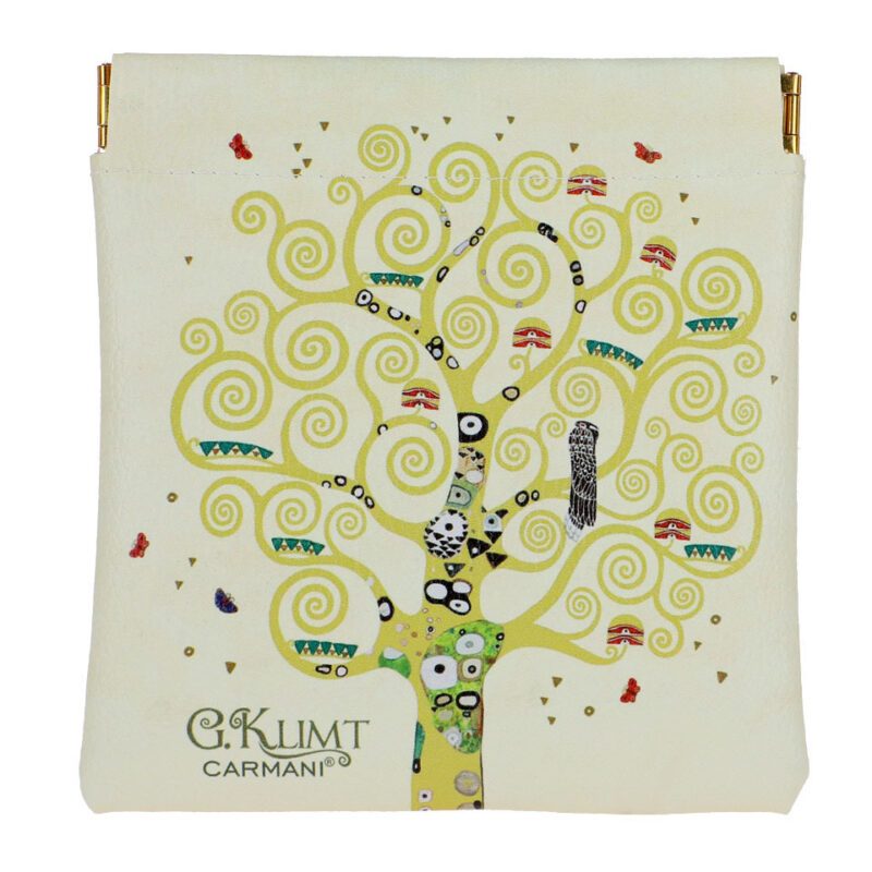 Stylish jewelry pouch/organizer featuring Gustav Klimt's "Adela" design by Carmani. Made from high-quality materials, this durable and easy-to-maintain pouch is a perfect choice for art and design lovers. Ideal for storing jewelry and small items inside your bag. A beautiful fusion of practicality and art, perfect for gifting or personal use. jewelry pouch, Adela organizer, Klimt pouch, Carmani accessory, small storage bag, art-inspired organizer, stylish pouch, travel accessory, elegant storage, compact jewelry bag, gift for art lovers.Κομψό πουγκί/οργανωτής κοσμημάτων με το σχέδιο "Adela" του Γκούσταφ Κλιμτ από την Carmani. Κατασκευασμένο από υλικά υψηλής ποιότητας, αυτό το ανθεκτικό και εύκολο στη συντήρηση πουγκί είναι η τέλεια επιλογή για τους λάτρεις της τέχνης και του σχεδιασμού. Ιδανικό για την αποθήκευση κοσμημάτων και μικρών αντικειμένων μέσα στην τσάντα σας. Ένας όμορφος συνδυασμός πρακτικότητας και τέχνης, ιδανικό για δώρο ή προσωπική χρήση. πουγκί κοσμημάτων, οργανωτής Adela, πουγκί Κλιμτ, αξεσουάρ Carmani, μικρή αποθηκευτική τσάντα, οργανωτής εμπνευσμένος από την τέχνη, κομψό πουγκί, αξεσουάρ ταξιδιού, κομψή αποθήκευση, συμπαγής τσάντα κοσμημάτων, δώρο για λάτρεις της τέχνης