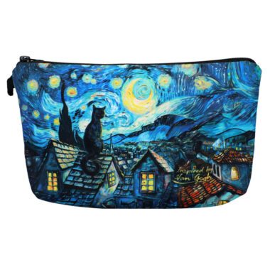 This cosmetic bag combines functionality and art, featuring designs inspired by Vincent van Gogh’s masterpieces. Its compact size and zipper closure make it perfect for organizing makeup and essentials, while the artistic patterns add a unique, stylish touch.Cosmetic bag inspired by Vincent van Gogh, art-inspired makeup bag, zipper cosmetic pouch, stylish travel bag, women’s accessory, artistic gift, organizer for beauty essentials, Van Gogh design, compact and functional bag, art lover’s gift. Αυτή η τσάντα καλλυντικών συνδυάζει λειτουργικότητα και τέχνη, με σχέδια εμπνευσμένα από τα αριστουργήματα του Βίνσεντ βαν Γκογκ. Το συμπαγές μέγεθός της και το φερμουάρ την καθιστούν ιδανική για την οργάνωση των καλλυντικών και των απαραίτητων ειδών, ενώ τα καλλιτεχνικά σχέδια προσθέτουν μια μοναδική και κομψή πινελιά. Τσάντα καλλυντικών εμπνευσμένη από τον Βίνσεντ βαν Γκογκ, τσάντα μακιγιάζ με σχέδιο τέχνης, τσάντα καλλυντικών με φερμουάρ, στυλάτη τσάντα ταξιδιού, αξεσουάρ για γυναίκες, καλλιτεχνικό δώρο, οργάνωση για καλλυντικά, σχέδιο Βαν Γκογκ, συμπαγής και λειτουργική τσάντα, δώρο για λάτρεις της τέχνης.