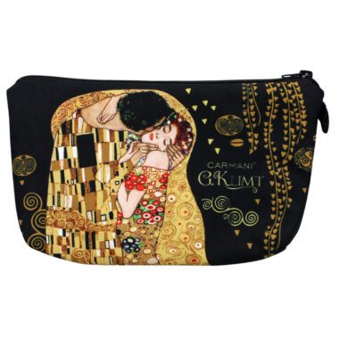 Cosmetic bag - The Kiss by Gustav Klimt (CARMANI), beautifully decorated with an iconic artwork and zippered for convenience. A stylish and practical accessory for organizing cosmetics and small essentials. Klimt cosmetic bag, The Kiss makeup bag, artistic cosmetic pouch, Carmani accessories, elegant cosmetic case, painting-inspired bag, women’s gift, travel organizer, beauty essentials bag, art-themed pouch.τσάντα για Καλλυντικα- Το Φιλί του Gustav Klimt (CARMANI), όμορφα διακοσμημένη με το εμβληματικό έργο τέχνης και με φερμουάρ για ευκολία. Ένα κομψό και πρακτικό αξεσουάρ για την οργάνωση καλλυντικών και μικροαντικειμένων. Καλλυντική τσάντα Klimt, νεσεσέρ Το Φιλί, καλλυντική τσάντα Carmani, καλλυντική θήκη εμπνευσμένη από την τέχνη, κομψή καλλυντική θήκη, δώρο για γυναίκες, οργανωτής ταξιδίου, θήκη προϊόντων ομορφιάς, καλλυντικό αξεσουάρ με θέμα την τέχνη.