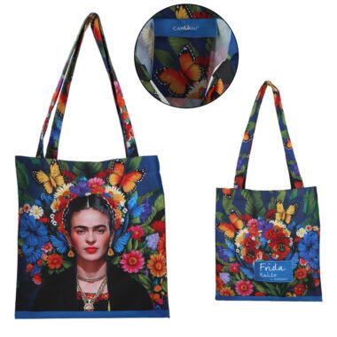 Shoulder/Tote Bag - Frida Kahlo (CARMANI). A solid and practical bag inspired by the art of Frida Kahlo. Ideal for shopping or daily use, with an additional inside pocket for easy access to your essentials. The vibrant design brings a touch of art to your everyday style. Τσάντα ώμου/Τσάντα tote - Φρίντα Κάλο (CARMANI). Μια στιβαρή και πρακτική τσάντα εμπνευσμένη από την τέχνη της Φρίντα Κάλο. Ιδανική για ψώνια ή καθημερινή χρήση, με επιπλέον εσωτερική τσέπη για εύκολη πρόσβαση στα απαραίτητα. Ο ζωντανός σχεδιασμός προσφέρει μια πινελιά τέχνης στο καθημερινό σας στυλ. Keywords in English & Greek: Shoulder bag, tote bag, Frida Kahlo, shopping bag, art-inspired bag, practical bag, everyday bag, inside pocket, essential storage, gift for art lovers, Frida Kahlo design, fashionable tote, Τσάντα ώμου, Τσάντα tote, τσάντα τέχνης.