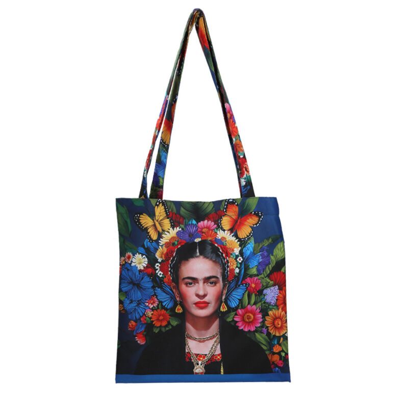 Shoulder/Tote Bag - Frida Kahlo (CARMANI). A solid and practical bag inspired by the art of Frida Kahlo. Ideal for shopping or daily use, with an additional inside pocket for easy access to your essentials. The vibrant design brings a touch of art to your everyday style. Τσάντα ώμου/Τσάντα tote - Φρίντα Κάλο (CARMANI). Μια στιβαρή και πρακτική τσάντα εμπνευσμένη από την τέχνη της Φρίντα Κάλο. Ιδανική για ψώνια ή καθημερινή χρήση, με επιπλέον εσωτερική τσέπη για εύκολη πρόσβαση στα απαραίτητα. Ο ζωντανός σχεδιασμός προσφέρει μια πινελιά τέχνης στο καθημερινό σας στυλ. Keywords in English & Greek: Shoulder bag, tote bag, Frida Kahlo, shopping bag, art-inspired bag, practical bag, everyday bag, inside pocket, essential storage, gift for art lovers, Frida Kahlo design, fashionable tote, Τσάντα ώμου, Τσάντα tote, τσάντα τέχνης.