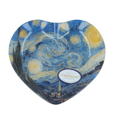 Small heart-shaped decorative plate featuring Van Gogh's Starry Night. A beautifully crafted ceramic plate that adds an artistic touch to any space. Ideal for home decor or as a unique gift for art lovers.small decorative plate, heart-shaped plate, Van Gogh Starry Night, ceramic art plate, home decor gift, artistic tableware, unique serving plate, art-inspired decor, Van Gogh home collection, elegant ceramic dish. Μικρό διακοσμητικό πιάτο σε σχήμα καρδιάς με το έργο του Van Gogh Έναστρη Νύχτα. Ένα καλαίσθητο κεραμικό πιάτο που προσθέτει μια καλλιτεχνική πινελιά στον χώρο σας. Ιδανικό για διακόσμηση ή ως ξεχωριστό δώρο για λάτρεις της τέχνης.μικρό διακοσμητικό πιάτο, πιάτο καρδιά Van Gogh, Έναστρη Νύχτα πιάτο, κεραμικό πιάτο τέχνης, διακοσμητικό δώρο σπιτιού, καλλιτεχνικό σκεύος, μοναδικό πιάτο σερβιρίσματος, έμπνευση από τέχνη, συλλογή Van Gogh για το σπίτι, κομψό κεραμικό πιάτο.