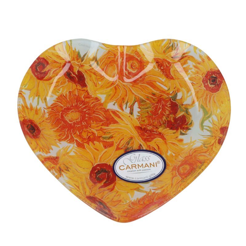 Heart-shaped decorative plate featuring Van Gogh's Sunflowers. This elegant ceramic plate is a stunning addition to any home, perfect as both a decorative piece and a functional serving dish. A wonderful gift for art lovers and admirers of Van Gogh's masterpieces. Keywords: heart-shaped plate, decorative plate, Van Gogh Sunflowers, ceramic art plate, home decor gift, sunflower-themed decor, unique serving plate, art lover gift, Van Gogh home collection, elegant ceramic plate.Διακοσμητικό πιάτο σε σχήμα καρδιάς με το έργο του Van Gogh Ηλιοτρόπια. Αυτό το κομψό κεραμικό πιάτο αποτελεί μια υπέροχη προσθήκη σε κάθε χώρο, ιδανικό τόσο για διακόσμηση όσο και για καθημερινή χρήση. Ένα ξεχωριστό δώρο για λάτρεις της τέχνης και του Van Gogh.διακοσμητικό πιάτο καρδιά, πιάτο Van Gogh Ηλιοτρόπια, κεραμικό πιάτο τέχνης, δώρο διακόσμησης σπιτιού, διακόσμηση με ηλιοτρόπια, μοναδικό πιάτο σερβιρίσματος, δώρο για λάτρεις της τέχνης, συλλογή Van Gogh για το σπίτι, κομψό κεραμικό πιάτο.