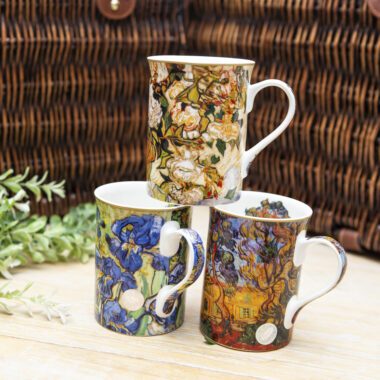 Mug Classic New - V. van Gogh, Garden (CARMANI). An elegant and charming mug featuring Vincent van Gogh's 