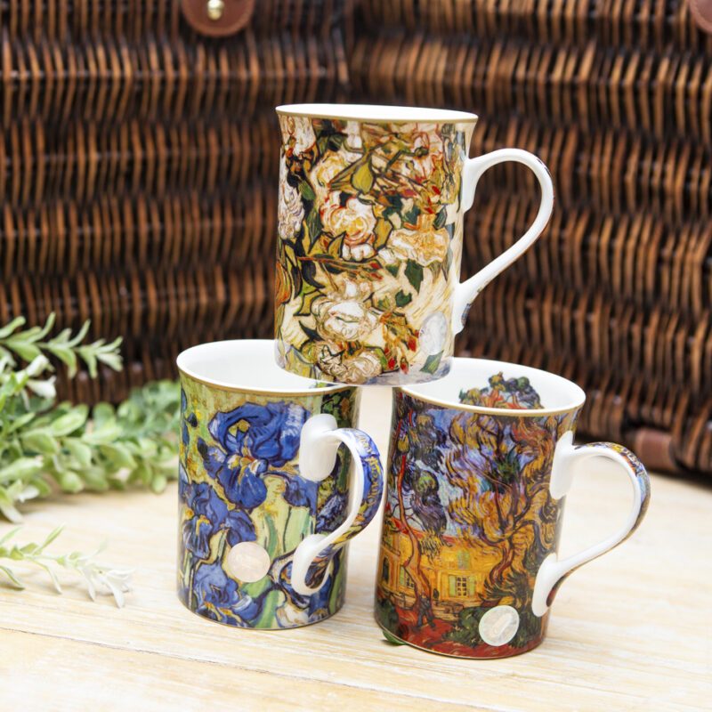 Mug Classic New - V. van Gogh, Garden (CARMANI). An elegant and charming mug featuring Vincent van Gogh's "Garden" painting. Perfect for enjoying coffee or tea with a friend, this 360ml mug combines artistic beauty with everyday use. Κούπα Classic New - Β. βαν Γκογκ, Κήπος (CARMANI). Μια κομψή και γοητευτική κούπα με το έργο "Κήπος" του Βίνσεντ βαν Γκογκ. Ιδανική για να απολαύσετε καφέ ή τσάι με έναν φίλο, αυτή η κούπα 360ml συνδυάζει την καλλιτεχνική ομορφιά με την καθημερινή χρήση. Classic mug, Vincent van Gogh, Garden, art mug, 360ml mug, Carmani mug, limited edition mug, luxury mug, van Gogh mug, Κήπος, πορσελάνη, κούπα τέχνης, κούπα με έργο τέχνης.