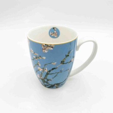 Elegant porcelain mugs featuring famous paintings, including Van Gogh’s Almond Blossom, Klimt’s The Kiss, and other iconic artworks. These beautifully crafted mugs are perfect for art lovers, combining timeless art with functionality. Each mug showcases a famous masterpiece, making it a unique gift for those who appreciate fine art. The durable porcelain ensures long-lasting use, and the artistic designs bring a touch of culture to your tea time.