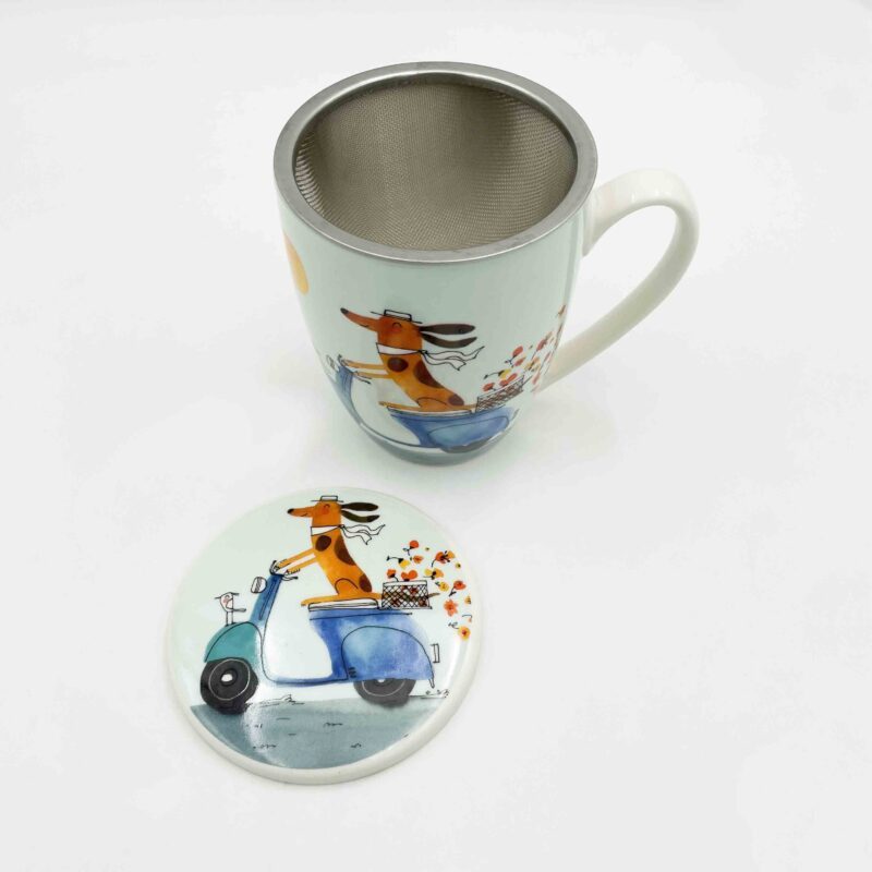 Charming porcelain dog mugs with a built-in strainer and matching lid, perfect for dog lovers and tea enthusiasts. Featuring playful dog illustrations, these mugs combine style and practicality, ideal for enjoying your favorite tea. High-quality porcelain ensures durability, and the lid helps keep your beverage warm. A thoughtful gift for dog lovers." And in Greek: "Γοητευτικές πορσελάνιneς κούπες με σκύλους, εξοπλισμένες με ενσωματωμένο σουρωτήρι και καπάκι, ιδανικές για λάτρεις των σκύλων και του τσαγιού. Με παιχνιδιάρικα σχέδια σκύλων, αυτές οι κούπες συνδυάζουν στυλ και λειτουργικότητα, τέλειες για να απολαύσετε το αγαπημένο σας τσάι. Ανθεκτική πορσελάνη για μακροχρόνια χρήση και το καπάκι διατηρεί το ρόφημα ζεστό. Ιδανικό δώρο για λάτρεις των σκύλων.