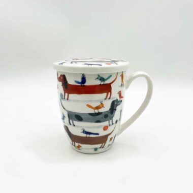 Charming porcelain dog mugs with a built-in strainer and matching lid, perfect for dog lovers and tea enthusiasts. Featuring playful dog illustrations, these mugs combine style and practicality, ideal for enjoying your favorite tea. High-quality porcelain ensures durability, and the lid helps keep your beverage warm. A thoughtful gift for dog lovers.