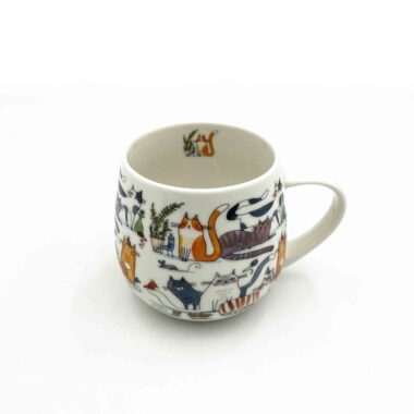 charming porcelain cat mugs with a built-in strainer and matching lid, perfect for tea lovers. Featuring adorable cat illustrations, these mugs offer both style and functionality, ideal for brewing your favorite tea. Durable, high-quality porcelain ensures long-lasting use, and the lid keeps your drink warm. Great gift for cat lovers and tea enthusiasts. Γοητευτικές πορσελάνιneς κούπες με γάτες, εξοπλισμένες με ενσωματωμένο σουρωτήρι και καπάκι, ιδανικές για λάτρεις του τσαγιού. Με χαριτωμένα σχέδια γατών, αυτές οι κούπες συνδυάζουν στυλ και λειτουργικότητα, τέλειες για το αγαπημένο σας τσάι. Ανθεκτική πορσελάνη για μακροχρόνια χρήση και το καπάκι διατηρεί το ρόφημα ζεστό. Ιδανικό δώρο για λάτρεις των γατών και του τσαγιού.