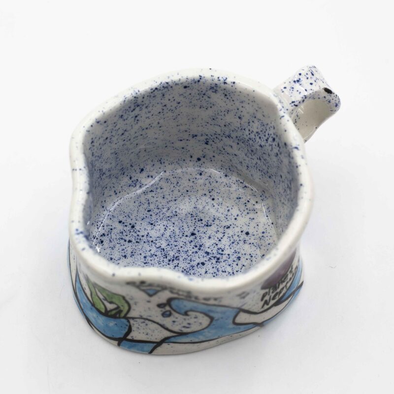 Unique handmade ceramic zodiac mugs, each crafted with artistic detail and vibrant paintings. Every mug features a different zodiac sign, showcasing its ruling planet, favorite flower, element, and symbol. A perfect astrology-inspired gift for horoscope lovers and collectors. Beautiful, functional, and one-of-a-kind ceramic art! Μοναδικές χειροποίητες κεραμικές κούπες ζωδίων, κάθε μία με ξεχωριστή καλλιτεχνική διακόσμηση και ζωηρές ζωγραφιές. Κάθε κούπα απεικονίζει ένα διαφορετικό ζώδιο, με τον κυβερνήτη πλανήτη του, το αγαπημένο του λουλούδι, το στοιχείο και το σύμβολό του. Ένα τέλειο δώρο για λάτρεις της αστρολογίας και συλλέκτες. Όμορφη, χρηστική και μοναδική κεραμική τέχνη!