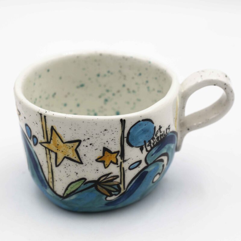 Unique handmade ceramic zodiac mugs, each crafted with artistic detail and vibrant paintings. Every mug features a different zodiac sign, showcasing its ruling planet, favorite flower, element, and symbol. A perfect astrology-inspired gift for horoscope lovers and collectors. Beautiful, functional, and one-of-a-kind ceramic art! Μοναδικές χειροποίητες κεραμικές κούπες ζωδίων, κάθε μία με ξεχωριστή καλλιτεχνική διακόσμηση και ζωηρές ζωγραφιές. Κάθε κούπα απεικονίζει ένα διαφορετικό ζώδιο, με τον κυβερνήτη πλανήτη του, το αγαπημένο του λουλούδι, το στοιχείο και το σύμβολό του. Ένα τέλειο δώρο για λάτρεις της αστρολογίας και συλλέκτες. Όμορφη, χρηστική και μοναδική κεραμική τέχνη!