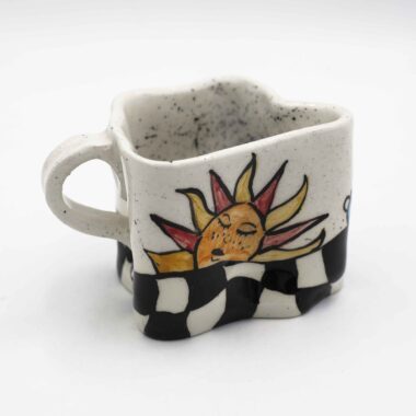 Handmade surreal ceramic mugs with unique artistic shapes, featuring dreamy paintings of ceramic pots, the moon, sun, and stars. A fusion of functionality and fantasy, these celestial-inspired mugs are perfect for lovers of mystical aesthetics and handmade pottery. Each piece is a work of art, bringing cosmic beauty to your daily rituals! Χειροποίητες σουρεαλιστικές κεραμικές κούπες με μοναδικά καλλιτεχνικά σχήματα, διακοσμημένες με ονειρικές ζωγραφιές από κεραμικά αγγεία, το φεγγάρι, τον ήλιο και τα αστέρια. Ένας μαγικός συνδυασμός λειτουργικότητας και φαντασίας, ιδανικός για όσους αγαπούν τη μυστικιστική αισθητική και την κεραμική τέχνη. Κάθε κούπα είναι ένα έργο τέχνης που φέρνει την κοσμική ομορφιά στις καθημερινές σας στιγμές!