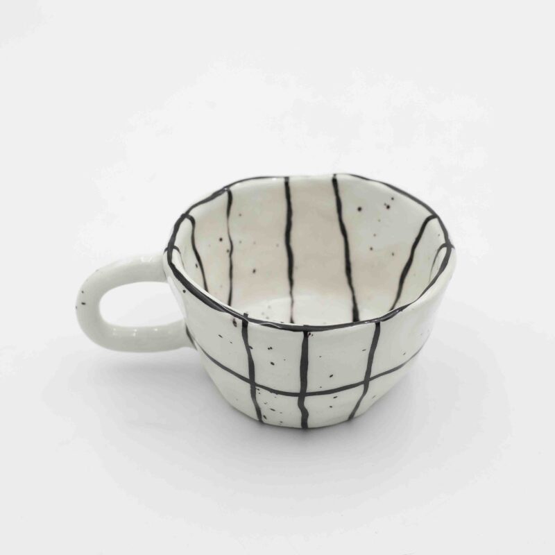 Handmade ceramic mug with messages inside and out, featuring unique floral, fruity, or minimalist designs. A beautifully crafted coffee mug, perfect for everyday use or as a thoughtful gift. Durable, stylish, and ideal for tea or coffee lovers." Greek: "Χειροποίητη κεραμική κούπα με μηνύματα στο εσωτερικό και το εξωτερικό, διακοσμημένη με μοναδικά φλοράλ, φρουτώδη ή minimal σχέδια. Κομψή και ανθεκτική κούπα καφέ, ιδανική για καθημερινή χρήση ή ως ξεχωριστό δώρο για λάτρεις του τσαγιού και του καφέ.