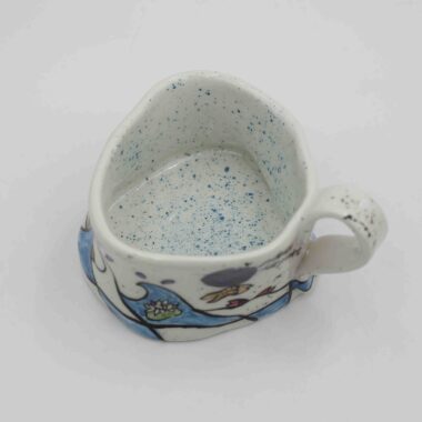 Unique handmade ceramic zodiac mugs, each crafted with artistic detail and vibrant paintings. Every mug features a different zodiac sign, showcasing its ruling planet, favorite flower, element, and symbol. A perfect astrology-inspired gift for horoscope lovers and collectors. Beautiful, functional, and one-of-a-kind ceramic art! Μοναδικές χειροποίητες κεραμικές κούπες ζωδίων, κάθε μία με ξεχωριστή καλλιτεχνική διακόσμηση και ζωηρές ζωγραφιές. Κάθε κούπα απεικονίζει ένα διαφορετικό ζώδιο, με τον κυβερνήτη πλανήτη του, το αγαπημένο του λουλούδι, το στοιχείο και το σύμβολό του. Ένα τέλειο δώρο για λάτρεις της αστρολογίας και συλλέκτες. Όμορφη, χρηστική και μοναδική κεραμική τέχνη!