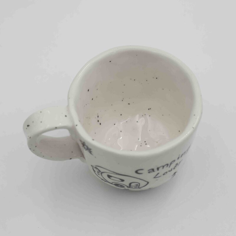 Handmade ceramic mug with messages inside and out, featuring unique floral, fruity, or minimalist designs. A beautifully crafted coffee mug, perfect for everyday use or as a thoughtful gift. Durable, stylish, and ideal for tea or coffee lovers." Greek: "Χειροποίητη κεραμική κούπα με μηνύματα στο εσωτερικό και το εξωτερικό, διακοσμημένη με μοναδικά φλοράλ, φρουτώδη ή minimal σχέδια. Κομψή και ανθεκτική κούπα καφέ, ιδανική για καθημερινή χρήση ή ως ξεχωριστό δώρο για λάτρεις του τσαγιού και του καφέ.