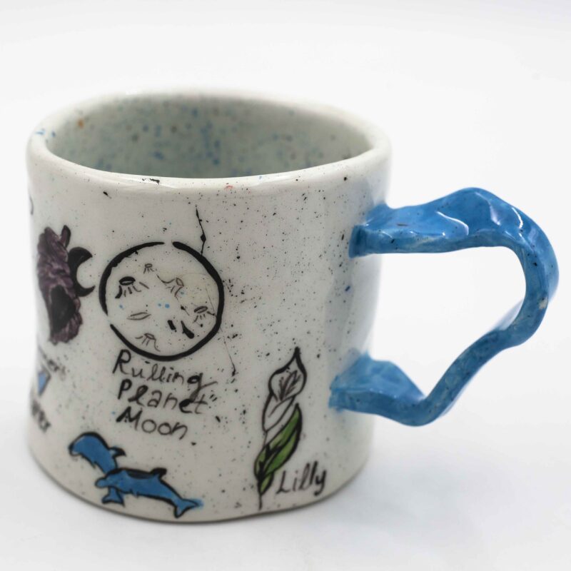 Unique handmade ceramic zodiac mugs, each crafted with artistic detail and vibrant paintings. Every mug features a different zodiac sign, showcasing its ruling planet, favorite flower, element, and symbol. A perfect astrology-inspired gift for horoscope lovers and collectors. Beautiful, functional, and one-of-a-kind ceramic art! Μοναδικές χειροποίητες κεραμικές κούπες ζωδίων, κάθε μία με ξεχωριστή καλλιτεχνική διακόσμηση και ζωηρές ζωγραφιές. Κάθε κούπα απεικονίζει ένα διαφορετικό ζώδιο, με τον κυβερνήτη πλανήτη του, το αγαπημένο του λουλούδι, το στοιχείο και το σύμβολό του. Ένα τέλειο δώρο για λάτρεις της αστρολογίας και συλλέκτες. Όμορφη, χρηστική και μοναδική κεραμική τέχνη!