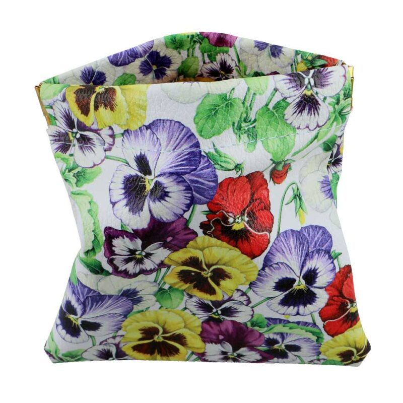Fabric pouch with pansy flower design – Carmani organizer bag with drawstring.Carmani pouch, floral organizer bag, pansies pouch, travel organizer, fabric drawstring bag, cosmetic pouch, flower-themed accessory, gift for her, Carmani accessories, elegant storage pouch, Carmani πουγκί, floral pouch, πουγκί πανσέδες, υφασμάτινος οργανωτής, τσάντα αποθήκευσης, αξεσουάρ ταξιδιού, καλλυντικά σε πουγκί, γυναικείο δώρο, floral organizer, λουλουδένια αξεσουάρ