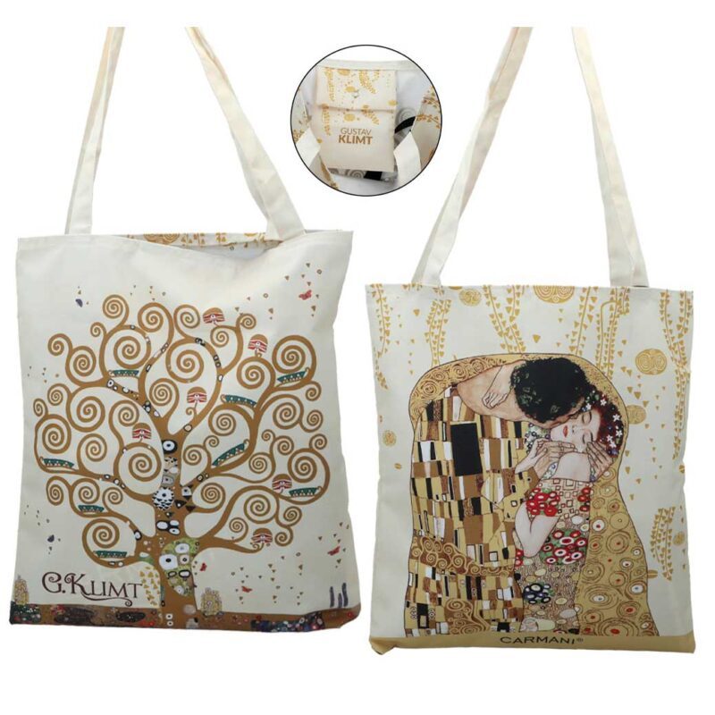 τσάντα Klimt, τσάντα Το Φιλί, τσάντα Δέντρο της Ζωής, Carmani τσάντα ώμου, καλλιτεχνική τσάντα, γυναικεία τσάντα με έργο τέχνης, Gustav Klimt αξεσουάρ, δώρο για λάτρεις της τέχνης, τσάντα με ανοιχτό φόντοShoulder bag with Klimt’s "The Kiss" and "Tree of Life" – Carmani art bag with light background..Klimt shoulder bag, The Kiss bag, Tree of Life handbag, Carmani art bag, Gustav Klimt purse, art print bag, stylish shoulder bag, light background handbag, artistic everyday bag, gift for art lovers
